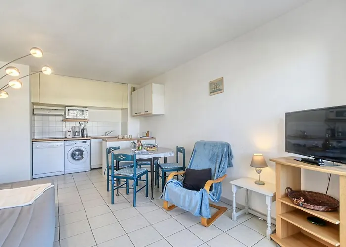 아파트 Le Cesaree-2 By Interhome Fréjus
